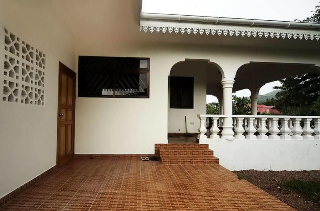 Coco Bay Pensión Anse Volbert Village Exterior foto
