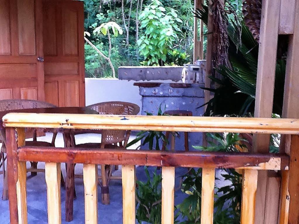 Coco Bay Pensión Anse Volbert Village Exterior foto
