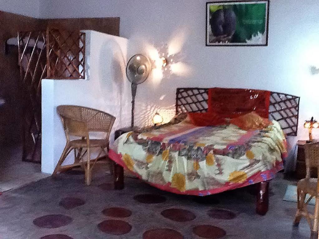 Coco Bay Pensión Anse Volbert Village Exterior foto